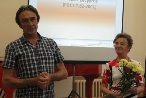 Медаль «В Память о Народном ополчении» вручена сотруднику областной библиотеки Людмиле Петровой